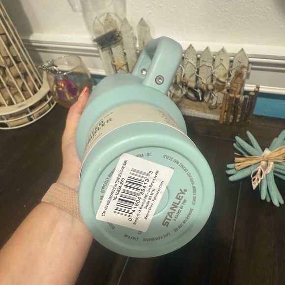 BNWT Seafoam Stanley 40oz Water Bottle - Picture 5 of 7